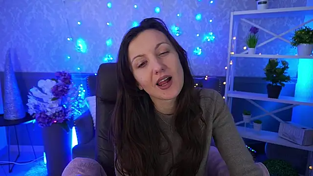 ZafiraMoonn online show from January 10, 6:40 am