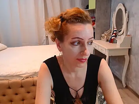 AnneDevrim online show from November 25, 6:59 am