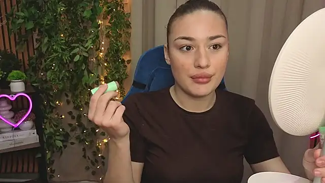 BeverlyWallace online show from December 15, 7:24 am