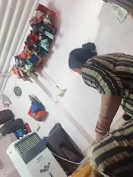 Lailamajnu1996 online show from February 20, 5:06 am