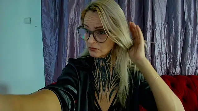 TattooTemptress online show from November 22, 5:10 am