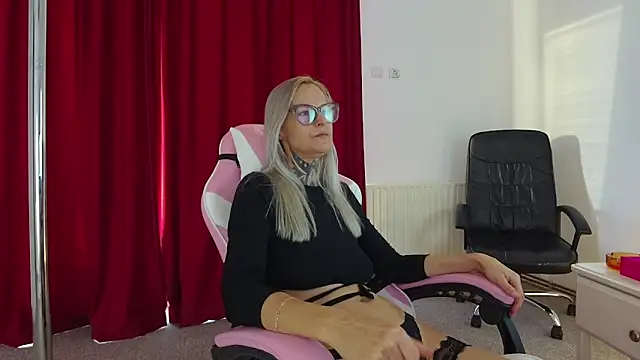 TattooTemptress online show from November 5, 6:07 am