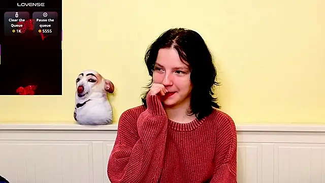 LatinaHuguenin online show from January 9, 7:24 am