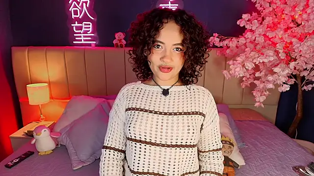  sarahRose online show from February 12, 4:14 am