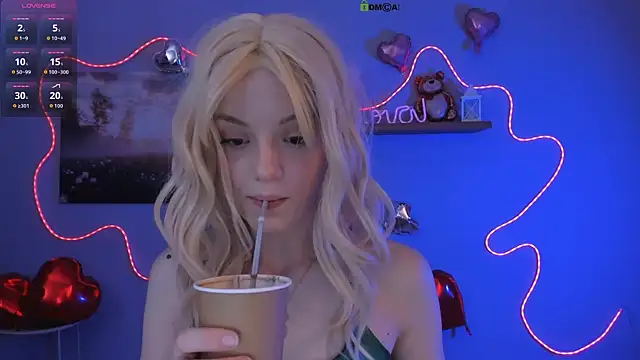 mia starrr  online show from February 18, 8:30 pm