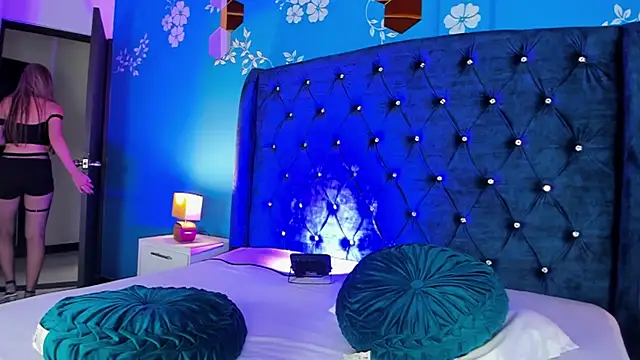 violet smith2 online show from January 5, 5:27 pm