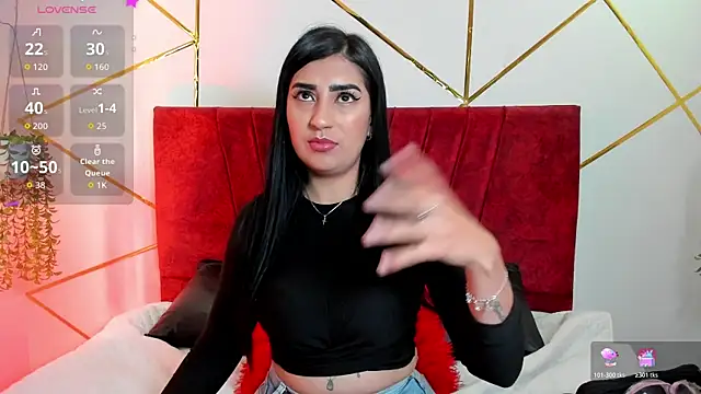 Paris Evans  online show from December 19, 2:20 pm