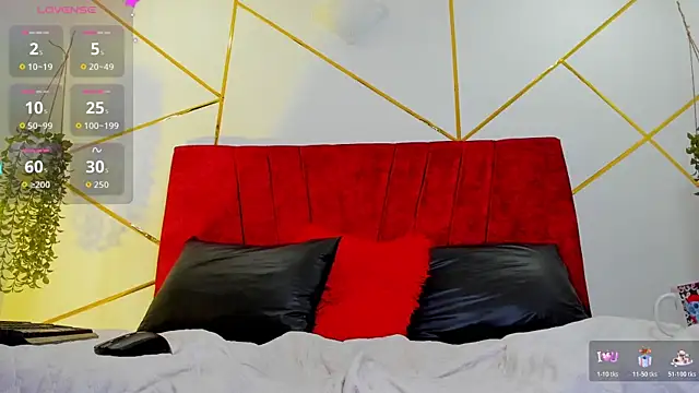 Paris Evans  online show from November 28, 2:31 pm