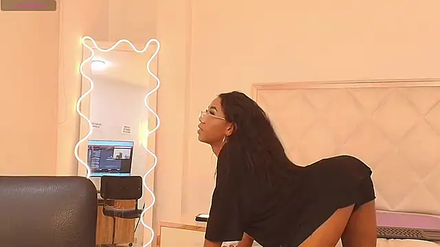 Vanessa tay1 online show from November 10, 8:04 pm