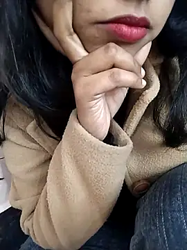 Sexy Divya   online show from February 13, 10:17 am