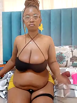 YummyCocoHunXx online show from November 14, 12:27 pm