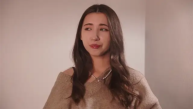 MellieBeachamp online show from November 9, 10:00 am