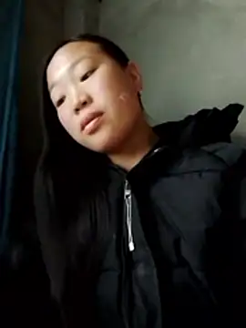 Yumiik2kk online show from January 14, 2:49 am