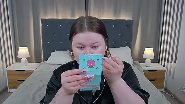 EvaNova  online show from December 4, 4:37 am