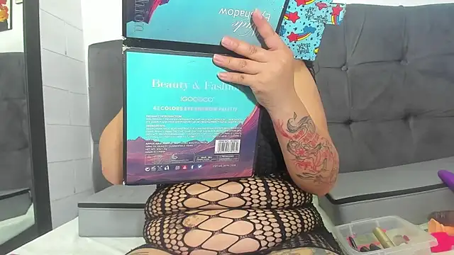 HanaTomoyo online show from November 11, 3:20 pm