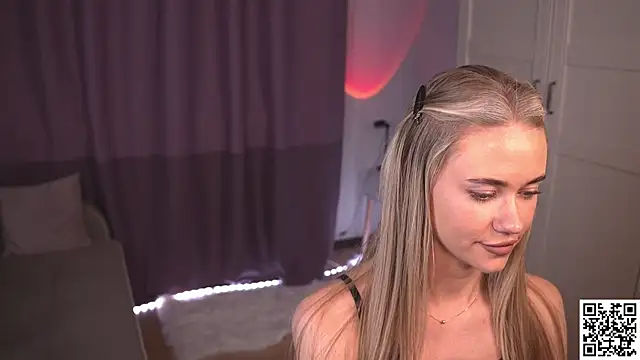 KatieVerse online show from November 10, 12:44 pm