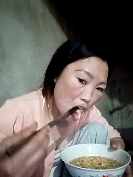 blonde blg online show from February 15, 7:51 am