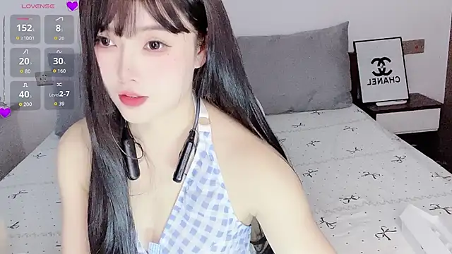 Insist6 online show from November 20, 1:06 am