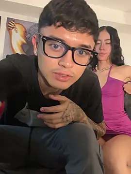 SAMANTHA AND PETER online show from December 1, 5:55 am