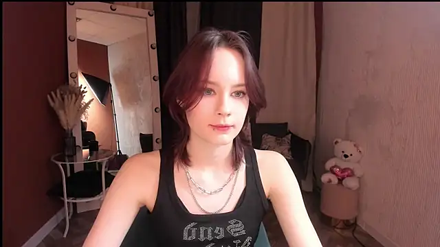 Annie Way online show from December 3, 1:02 pm