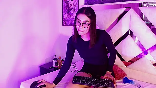 tael novacs online show from December 16, 4:40 am