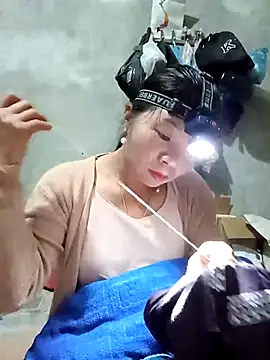 vangkt-cute online show from December 3, 9:06 pm