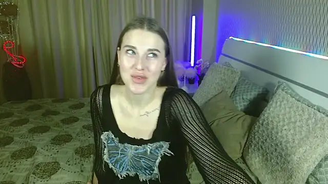 cutie violet online show from November 11, 9:06 am