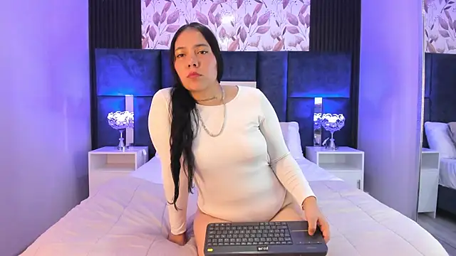 ThaliaValdes online show from November 19, 1:00 pm