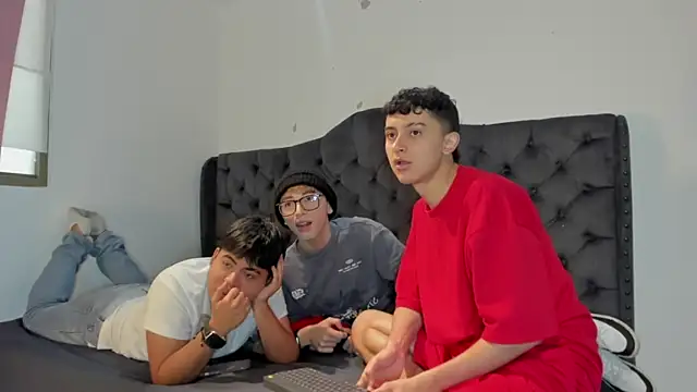 3guy3 online show from November 13, 7:35 pm