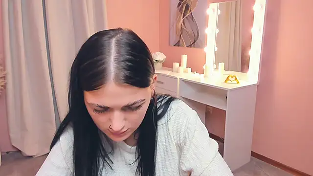 ShanelLevoy online show from November 12, 2:04 pm