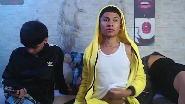 axel milo kairo and noa online show from January 6, 6:44 pm