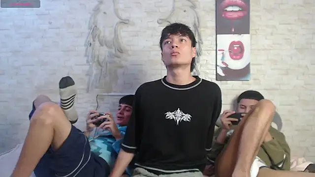 axel milo kairo and noa online show from January 8, 6:56 pm