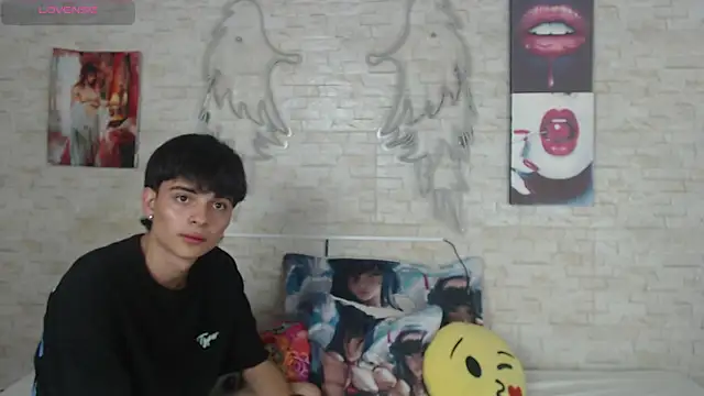 axel milo kairo and noa online show from November 18, 3:40 am