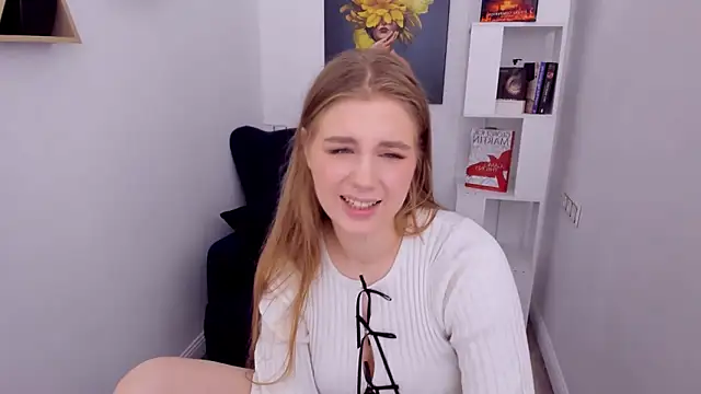 GoldenMirage online show from November 25, 11:45 am