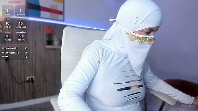 Hannaa Dolly online show from December 3, 4:04 am