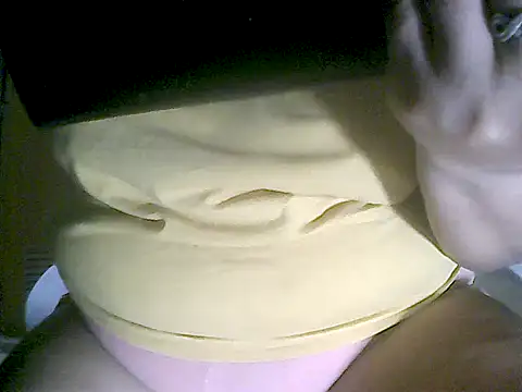 loriepinay46 online show from February 3, 10:56 pm