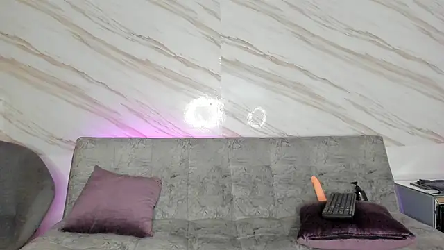 Zoeh smith online show from November 17, 12:06 pm