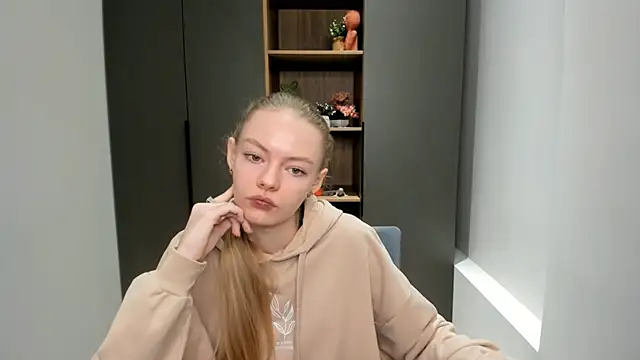 ElaneComiso online show from November 15, 5:30 am