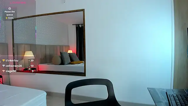 Sasha Wolff online show from December 5, 12:43 am