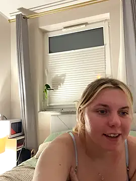 Nallinee online show from November 30, 7:40 pm