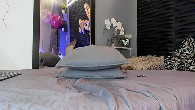 lusstyles 1 online show from February 14, 9:44 am