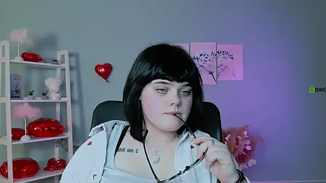 lika pop online show from February 25, 8:18 pm