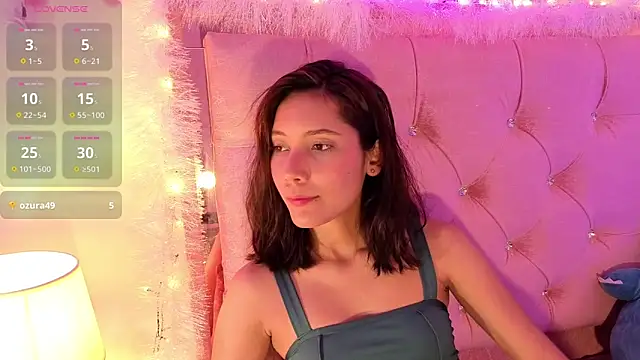 Darapresley777  online show from December 4, 3:57 pm