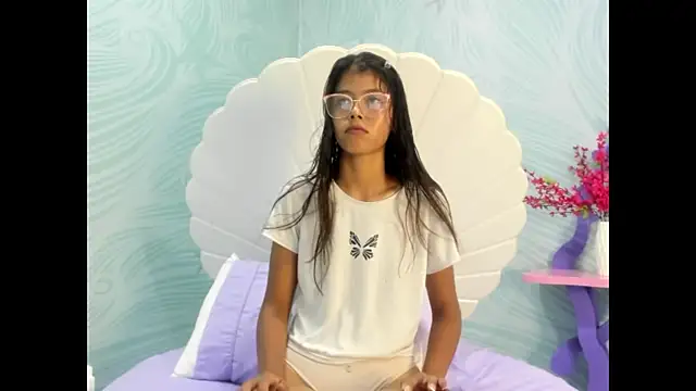 arietta skinny online show from November 15, 7:48 pm