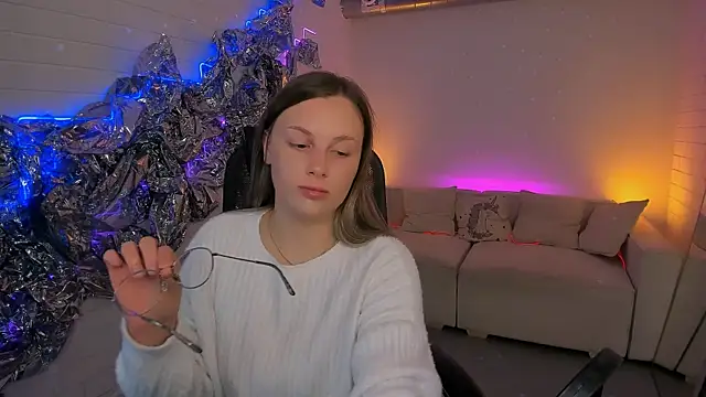 SandraLindsey online show from November 25, 9:44 am