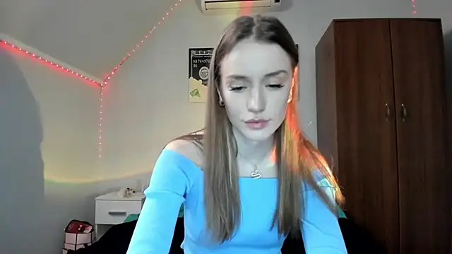 tinyglow online show from December 4, 2:14 am