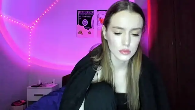 tinyglow online show from February 14, 10:01 pm