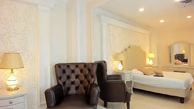 IvannaClaire online show from February 4, 1:03 pm