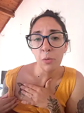 Melinerd online show from November 16, 4:51 pm