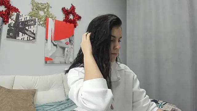 Lovely Audrey online show from December 14, 1:11 am